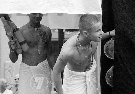 GayFest 2001: boyz in towels with water pistol